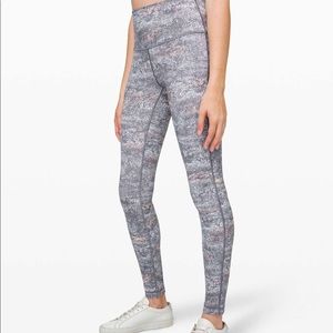 Lululemon Wunder Under in Grey multi